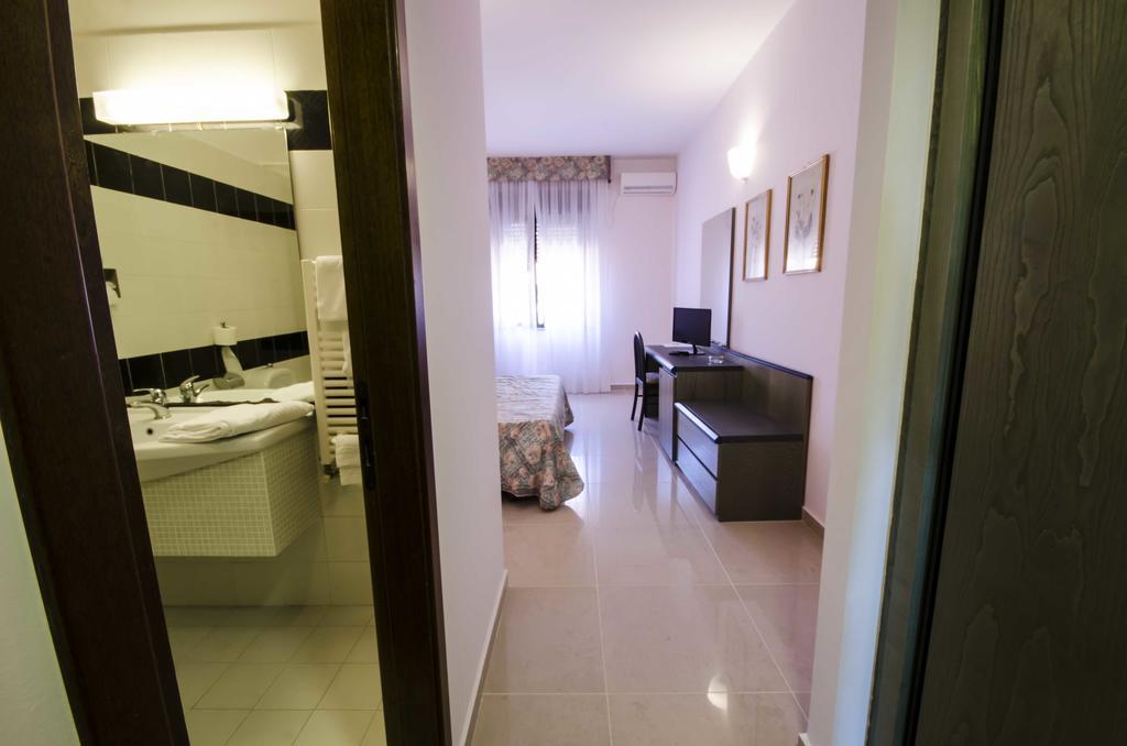 Hotel Torre Del Sole Tarquinia Zewnętrze zdjęcie
