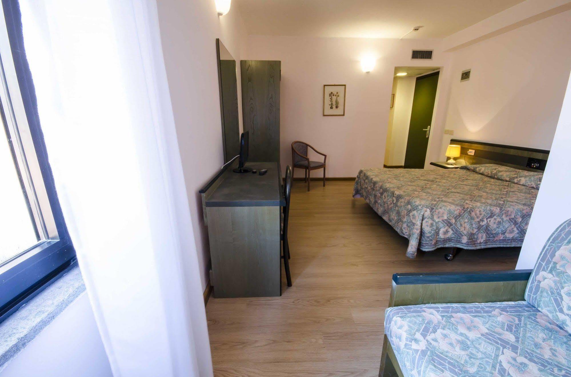 Hotel Torre Del Sole Tarquinia Zewnętrze zdjęcie